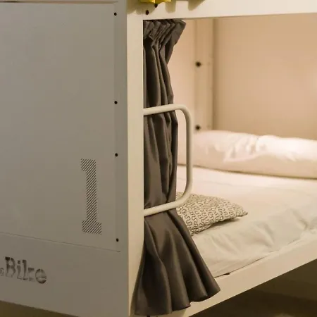 Bed & Bike Hostel *