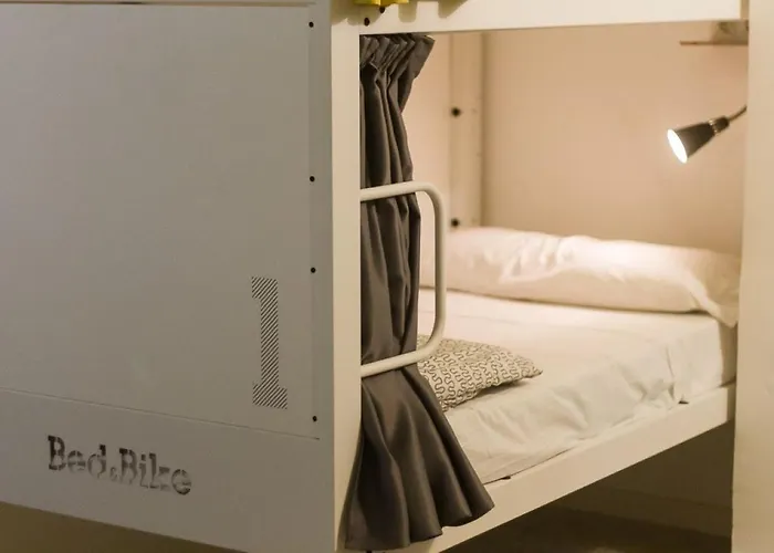 Bed & Bike Hostal *