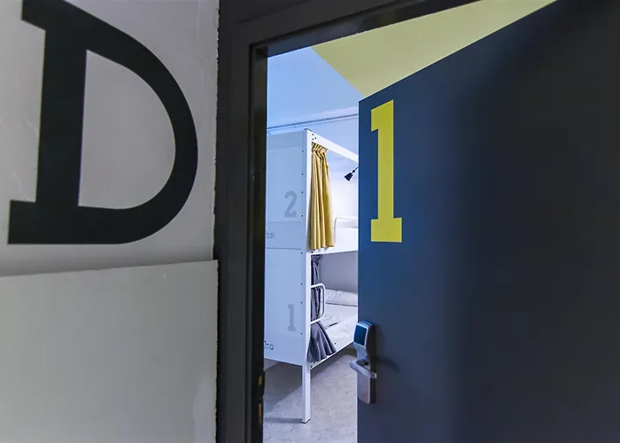 Bed & Bike Hostal *