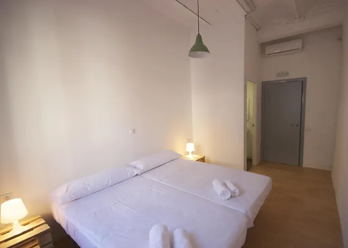Bed & Bike Hostal *