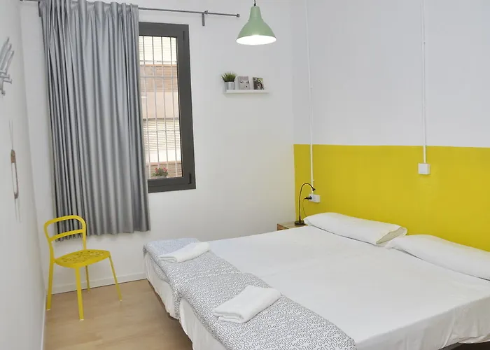 Bed & Bike Hostal *