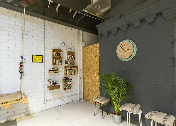 Bed & Bike Hostal